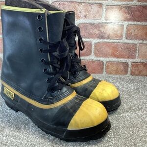 Men’s Insulated steel toe work boots size 7